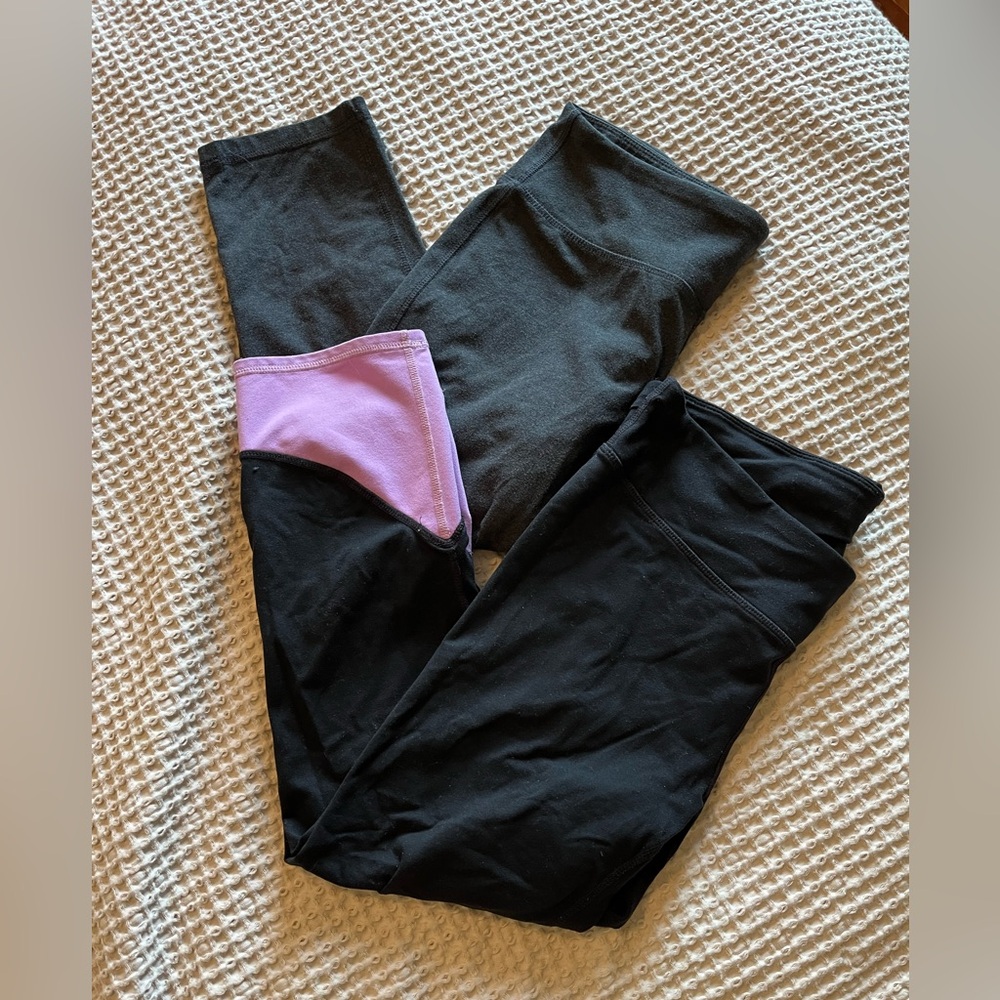 2 pair Gap Body capri workout leggings
